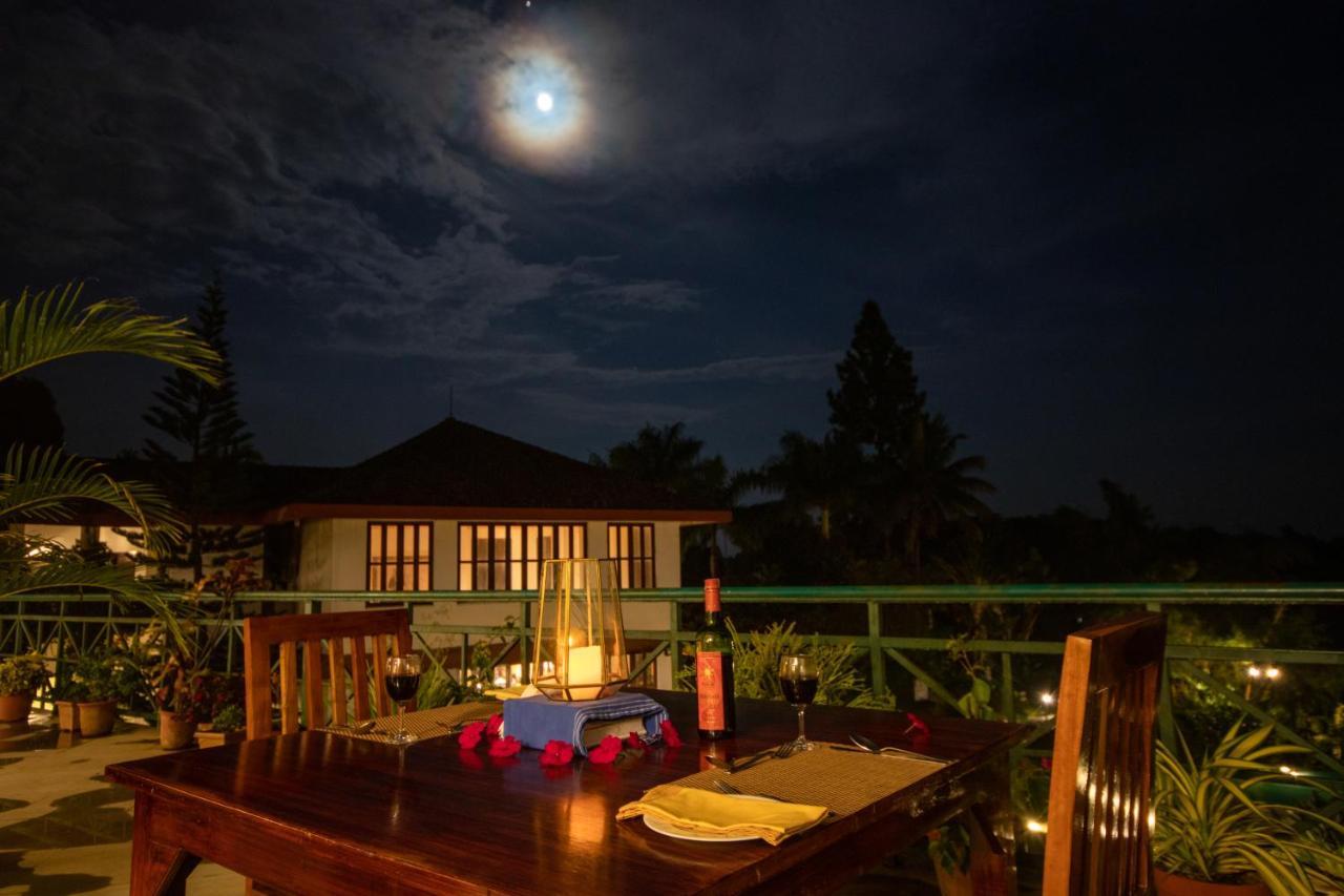 Amritara Ambatty Greens Resort Virajpet Exterior foto